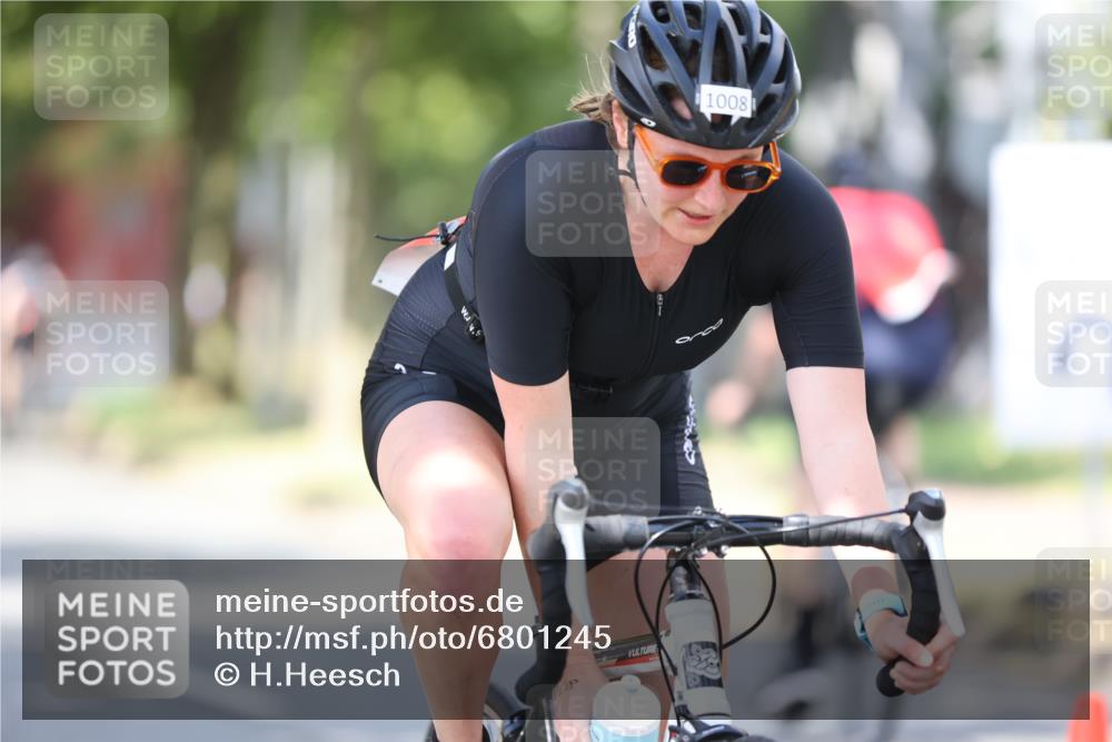 11.08.2024 - GEWOBA Citytriathlon Bremen H.Heesch http://msf.ph/oto/6801245 11.08.2024 12:01:11 Laufen  meine-sportfotos.de