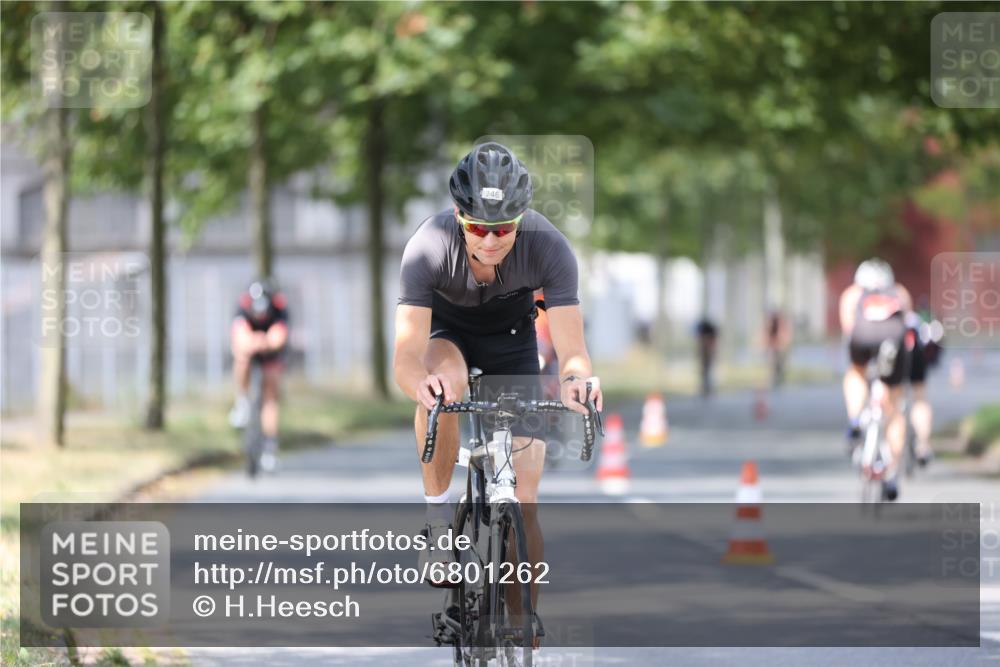 11.08.2024 - GEWOBA Citytriathlon Bremen H.Heesch http://msf.ph/oto/6801262 11.08.2024 12:01:23 Laufen  meine-sportfotos.de