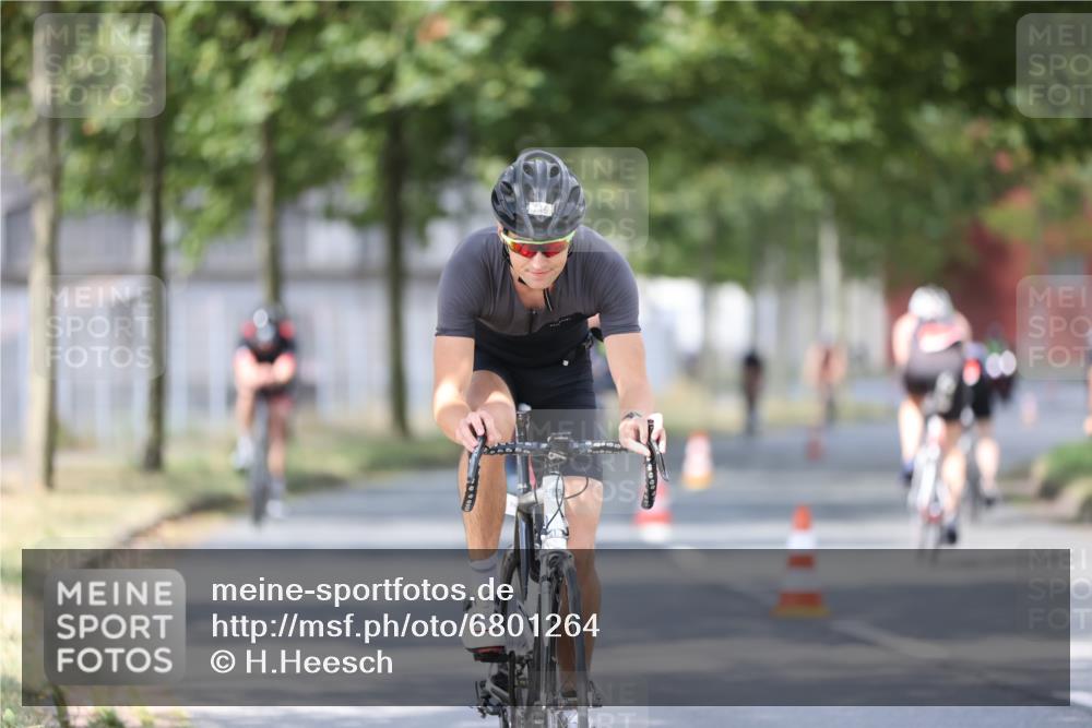 11.08.2024 - GEWOBA Citytriathlon Bremen H.Heesch http://msf.ph/oto/6801264 11.08.2024 12:01:23 Laufen  meine-sportfotos.de