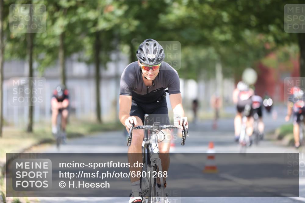11.08.2024 - GEWOBA Citytriathlon Bremen H.Heesch http://msf.ph/oto/6801268 11.08.2024 12:01:23 Laufen  meine-sportfotos.de