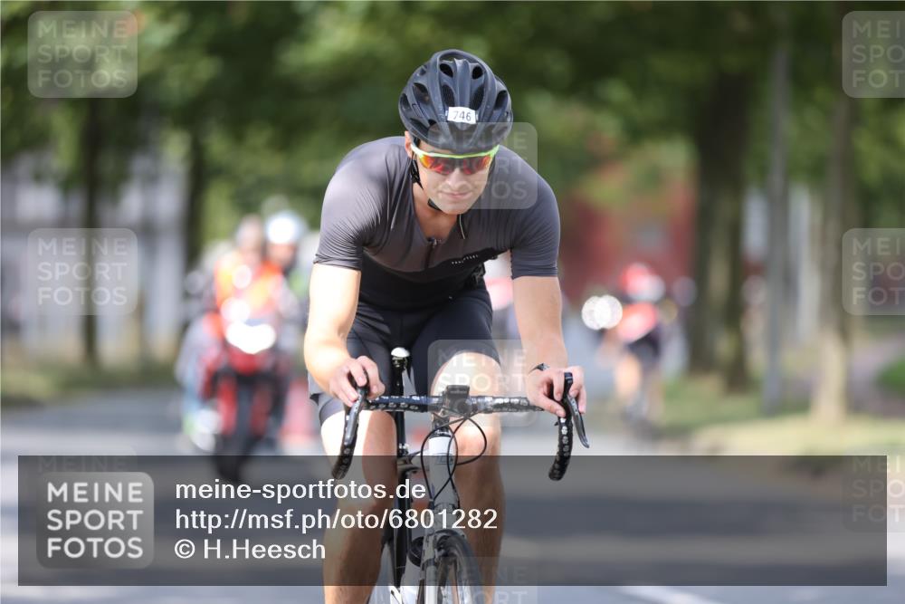11.08.2024 - GEWOBA Citytriathlon Bremen H.Heesch http://msf.ph/oto/6801282 11.08.2024 12:01:23 Laufen  meine-sportfotos.de