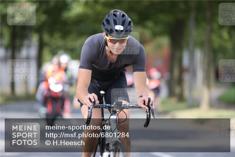 11.08.2024 - GEWOBA Citytriathlon Bremen H.Heesch http://msf.ph/oto/6801284 11.08.2024 12:01:23 Laufen  meine-sportfotos.de