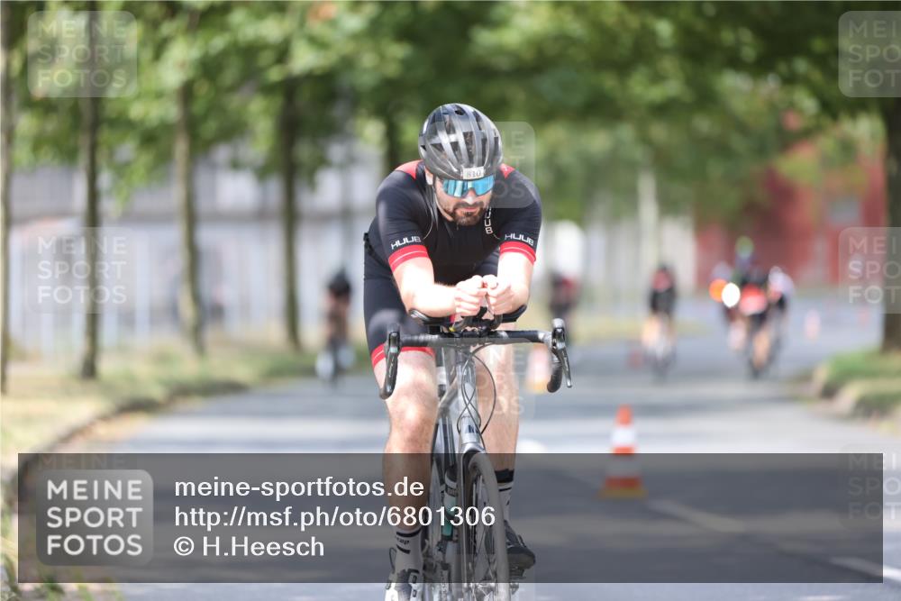 11.08.2024 - GEWOBA Citytriathlon Bremen H.Heesch http://msf.ph/oto/6801306 11.08.2024 12:01:26 Laufen  meine-sportfotos.de