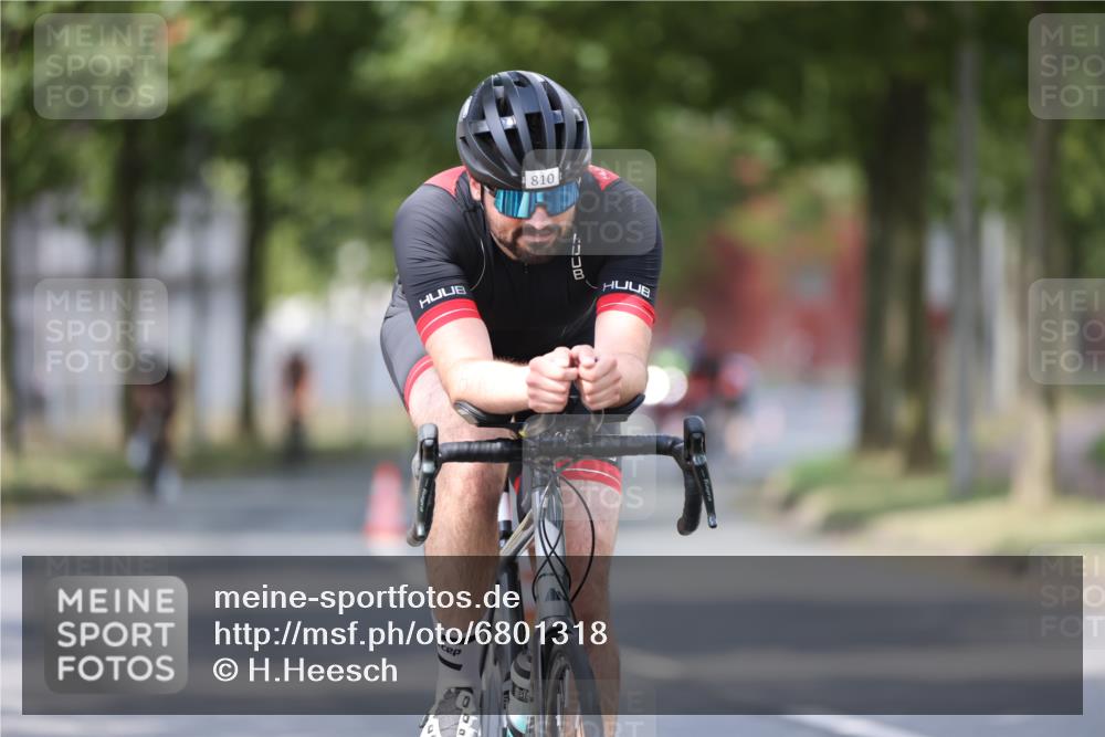 11.08.2024 - GEWOBA Citytriathlon Bremen H.Heesch http://msf.ph/oto/6801318 11.08.2024 12:01:26 Laufen  meine-sportfotos.de