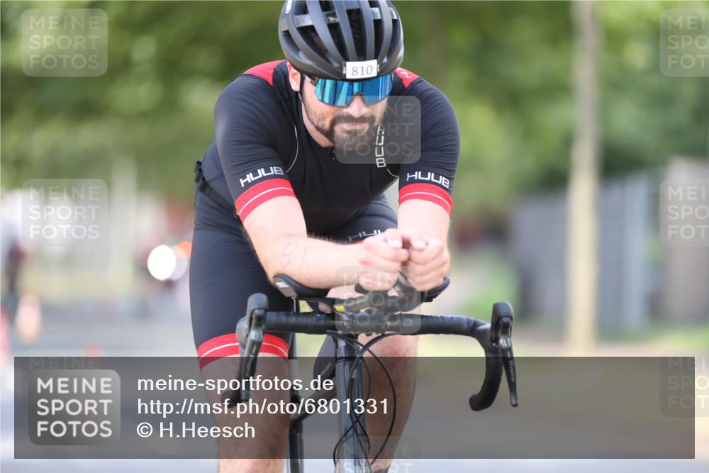 11.08.2024 - GEWOBA Citytriathlon Bremen H.Heesch http://msf.ph/oto/6801331 11.08.2024 12:01:26 Laufen  meine-sportfotos.de