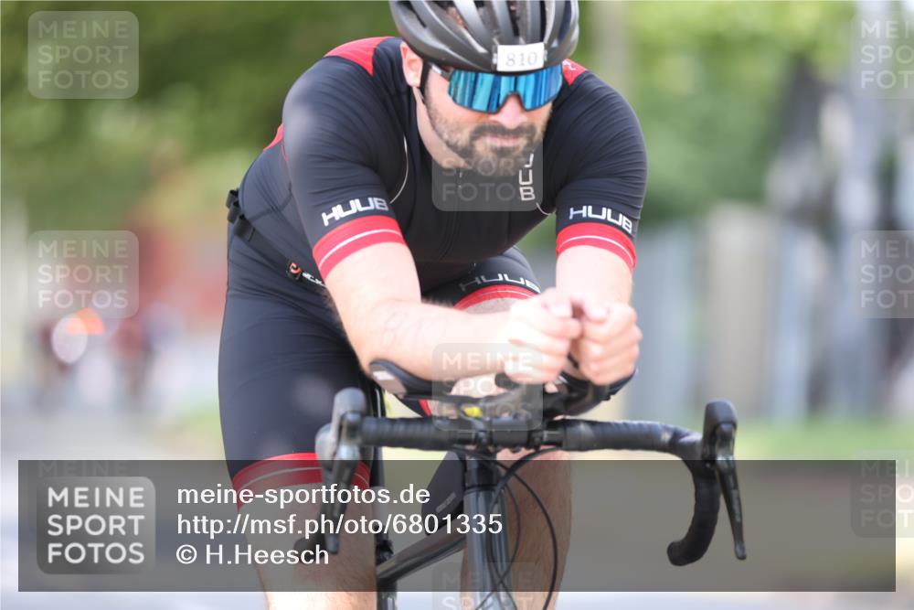11.08.2024 - GEWOBA Citytriathlon Bremen H.Heesch http://msf.ph/oto/6801335 11.08.2024 12:01:26 Laufen  meine-sportfotos.de