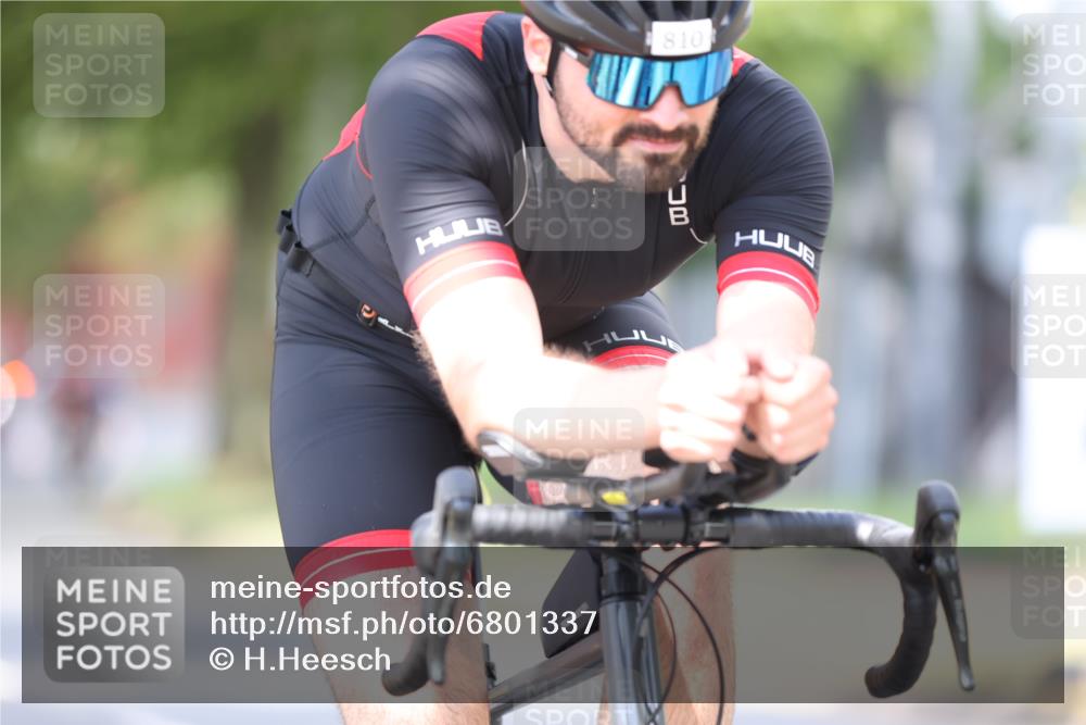 11.08.2024 - GEWOBA Citytriathlon Bremen H.Heesch http://msf.ph/oto/6801337 11.08.2024 12:01:27 Laufen  meine-sportfotos.de