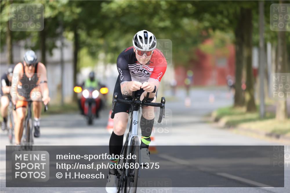 11.08.2024 - GEWOBA Citytriathlon Bremen H.Heesch http://msf.ph/oto/6801375 11.08.2024 12:01:32 Laufen  meine-sportfotos.de