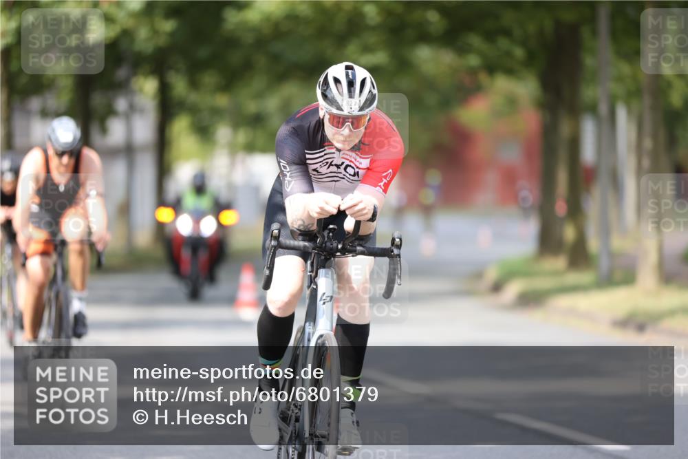 11.08.2024 - GEWOBA Citytriathlon Bremen H.Heesch http://msf.ph/oto/6801379 11.08.2024 12:01:32 Laufen  meine-sportfotos.de