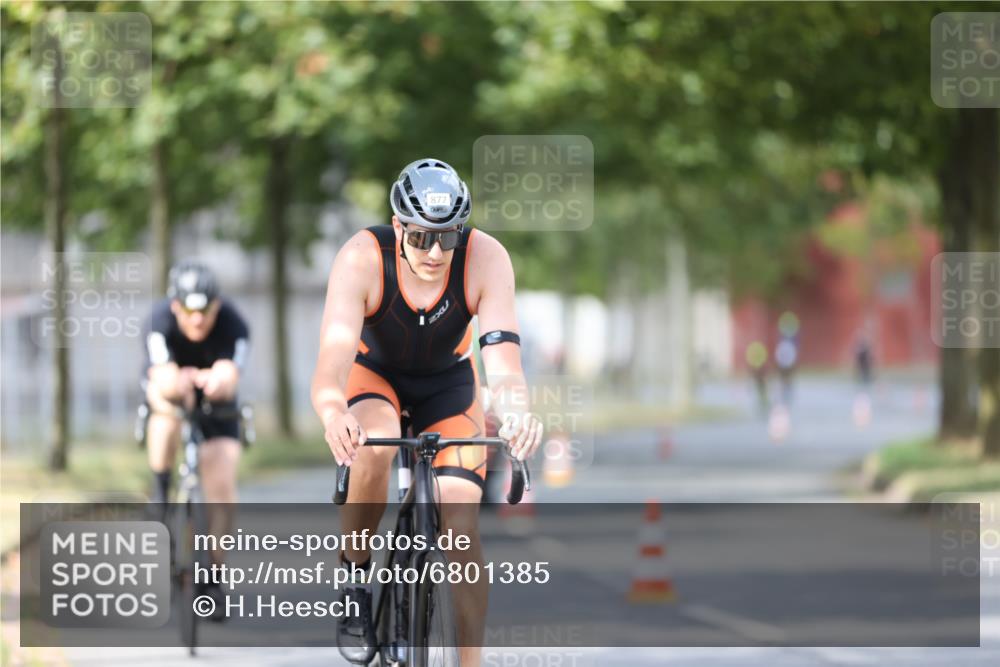 11.08.2024 - GEWOBA Citytriathlon Bremen H.Heesch http://msf.ph/oto/6801385 11.08.2024 12:01:33 Laufen  meine-sportfotos.de
