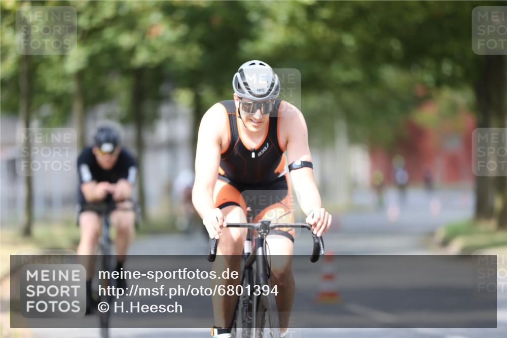 11.08.2024 - GEWOBA Citytriathlon Bremen H.Heesch http://msf.ph/oto/6801394 11.08.2024 12:01:33 Laufen  meine-sportfotos.de