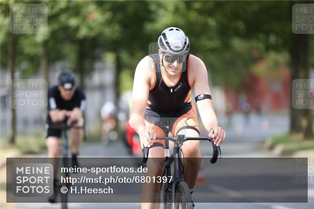 11.08.2024 - GEWOBA Citytriathlon Bremen H.Heesch http://msf.ph/oto/6801397 11.08.2024 12:01:33 Laufen  meine-sportfotos.de