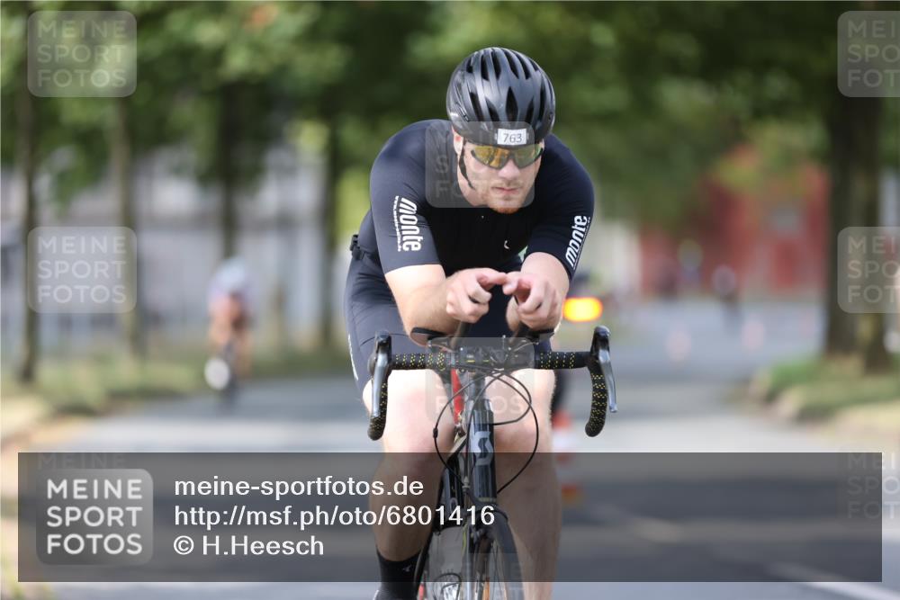 11.08.2024 - GEWOBA Citytriathlon Bremen H.Heesch http://msf.ph/oto/6801416 11.08.2024 12:01:34 Laufen  meine-sportfotos.de
