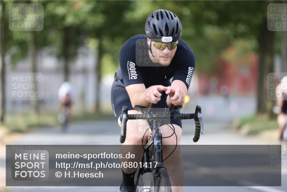 11.08.2024 - GEWOBA Citytriathlon Bremen H.Heesch http://msf.ph/oto/6801417 11.08.2024 12:01:34 Laufen  meine-sportfotos.de