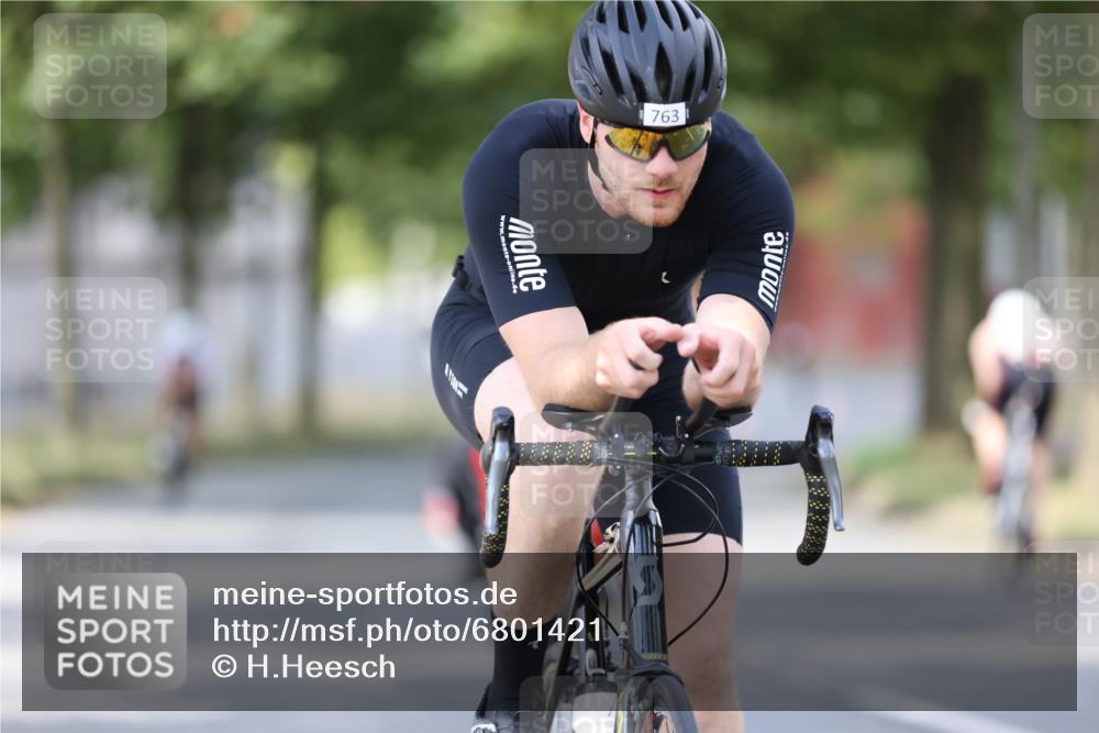 11.08.2024 - GEWOBA Citytriathlon Bremen H.Heesch http://msf.ph/oto/6801421 11.08.2024 12:01:34 Laufen  meine-sportfotos.de