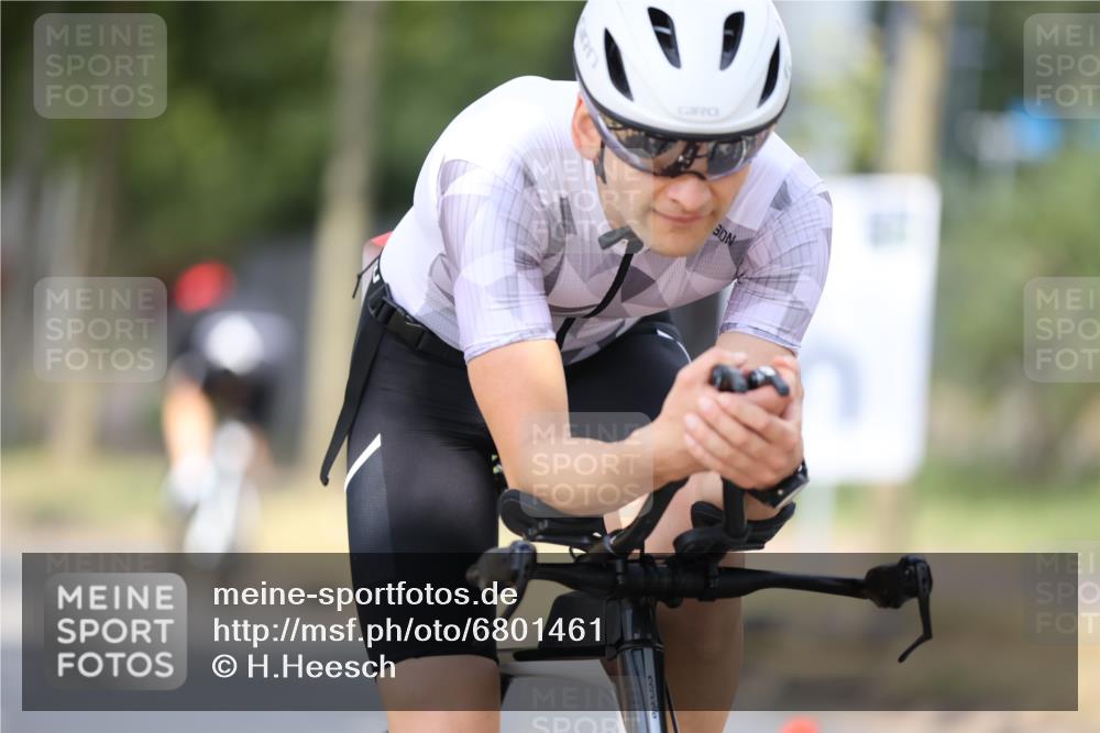 11.08.2024 - GEWOBA Citytriathlon Bremen H.Heesch http://msf.ph/oto/6801461 11.08.2024 12:01:38 Laufen  meine-sportfotos.de