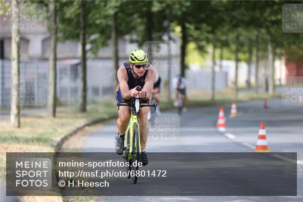11.08.2024 - GEWOBA Citytriathlon Bremen H.Heesch http://msf.ph/oto/6801472 11.08.2024 12:01:43 Laufen  meine-sportfotos.de