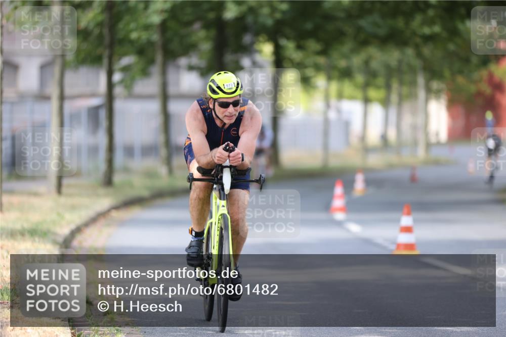 11.08.2024 - GEWOBA Citytriathlon Bremen H.Heesch http://msf.ph/oto/6801482 11.08.2024 12:01:43 Laufen  meine-sportfotos.de