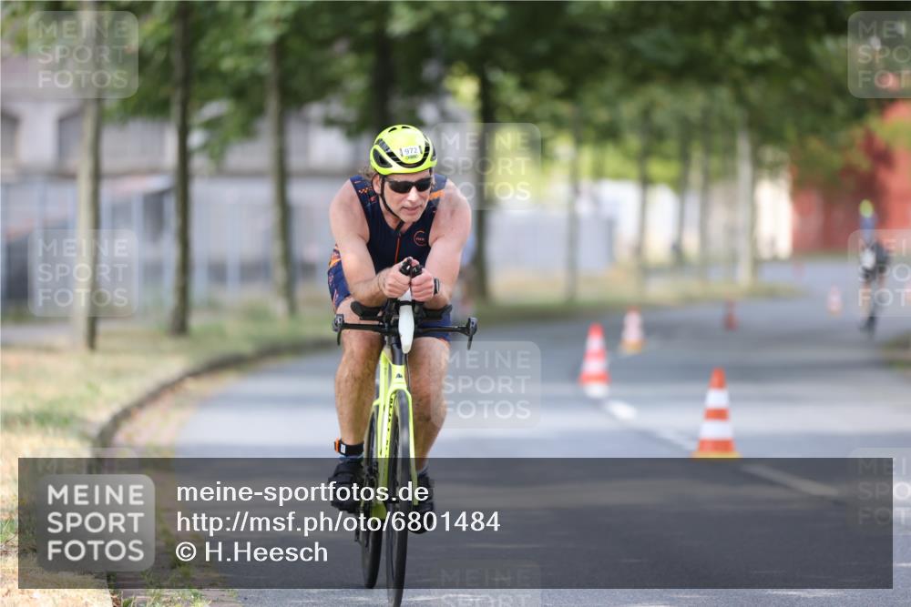 11.08.2024 - GEWOBA Citytriathlon Bremen H.Heesch http://msf.ph/oto/6801484 11.08.2024 12:01:43 Laufen  meine-sportfotos.de