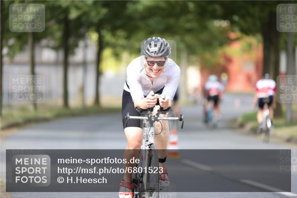 11.08.2024 - GEWOBA Citytriathlon Bremen H.Heesch http://msf.ph/oto/6801523 11.08.2024 12:01:48 Laufen  meine-sportfotos.de
