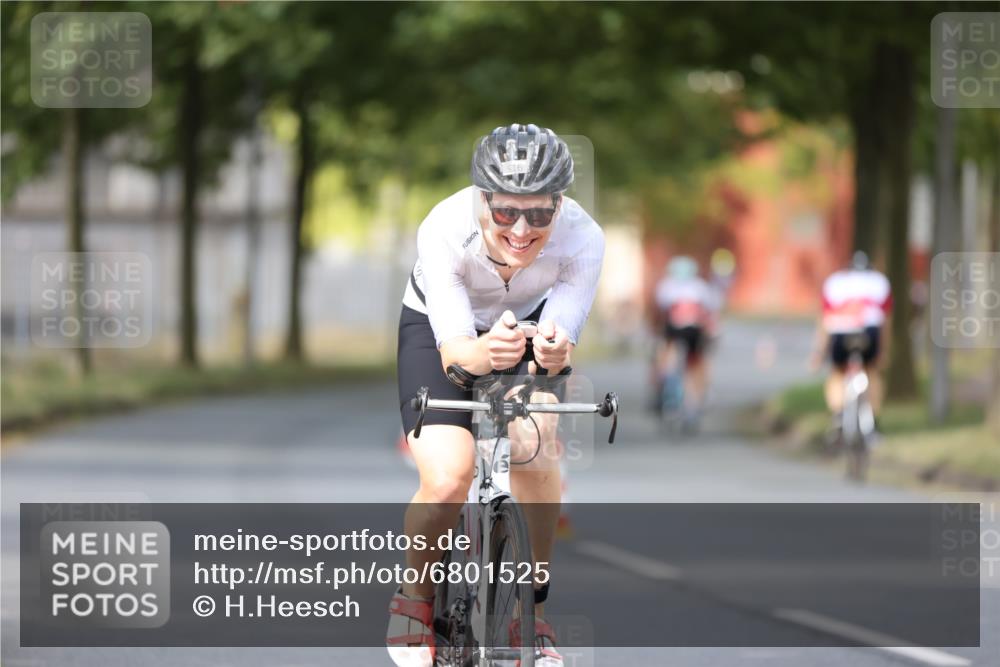 11.08.2024 - GEWOBA Citytriathlon Bremen H.Heesch http://msf.ph/oto/6801525 11.08.2024 12:01:48 Laufen  meine-sportfotos.de