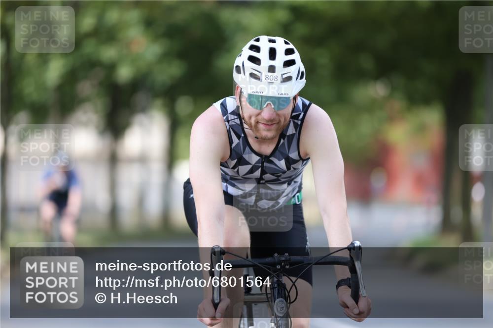 11.08.2024 - GEWOBA Citytriathlon Bremen H.Heesch http://msf.ph/oto/6801564 11.08.2024 12:01:59 Laufen  meine-sportfotos.de