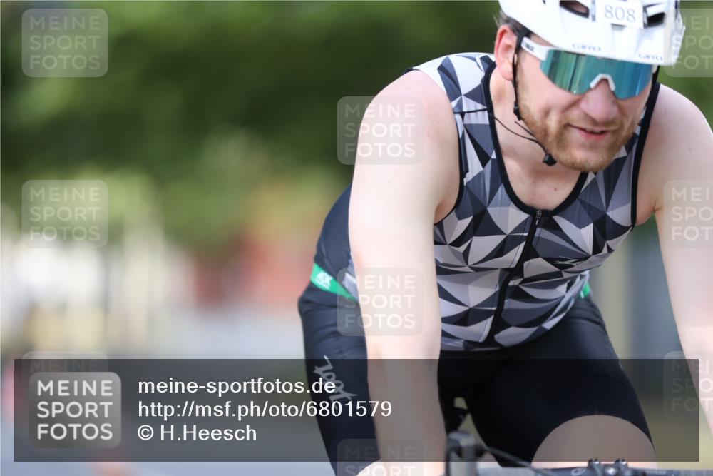 11.08.2024 - GEWOBA Citytriathlon Bremen H.Heesch http://msf.ph/oto/6801579 11.08.2024 12:01:59 Laufen  meine-sportfotos.de