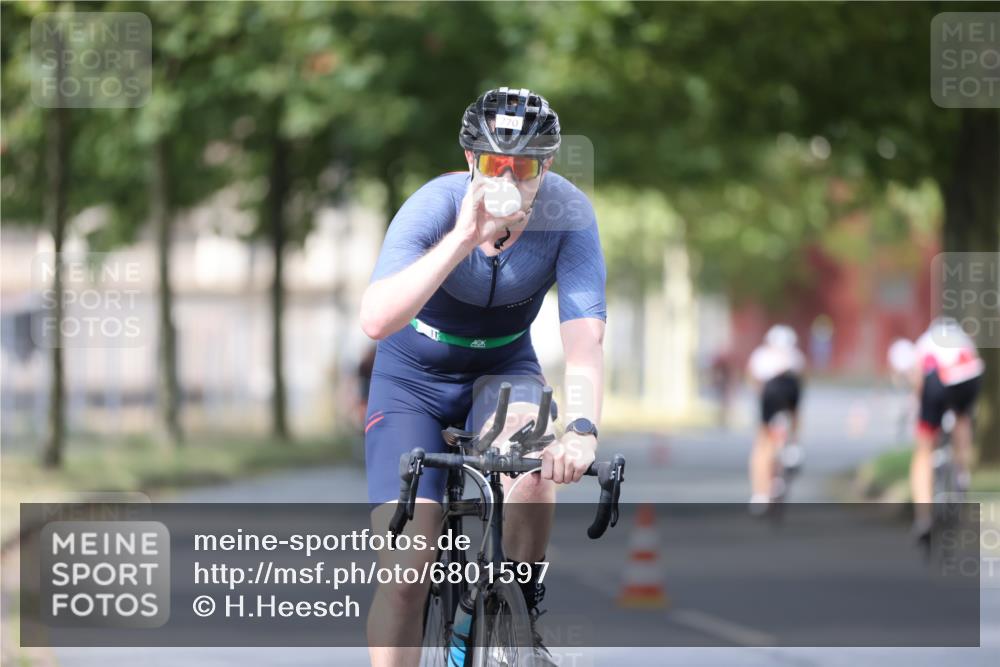 11.08.2024 - GEWOBA Citytriathlon Bremen H.Heesch http://msf.ph/oto/6801597 11.08.2024 12:02:01 Laufen  meine-sportfotos.de