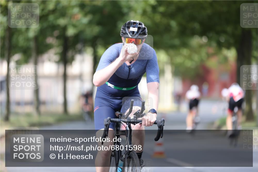 11.08.2024 - GEWOBA Citytriathlon Bremen H.Heesch http://msf.ph/oto/6801598 11.08.2024 12:02:01 Laufen  meine-sportfotos.de