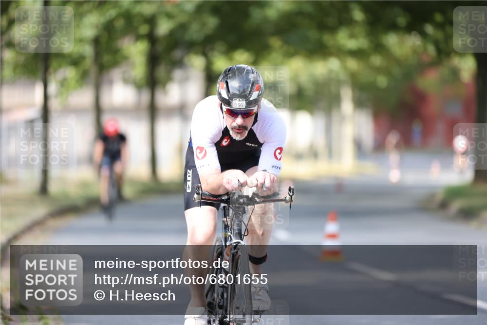 11.08.2024 - GEWOBA Citytriathlon Bremen H.Heesch http://msf.ph/oto/6801655 11.08.2024 12:02:09 Laufen  meine-sportfotos.de