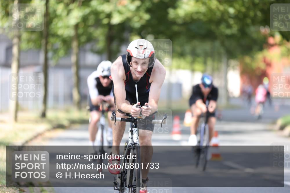 11.08.2024 - GEWOBA Citytriathlon Bremen H.Heesch http://msf.ph/oto/6801733 11.08.2024 12:02:22 Laufen  meine-sportfotos.de