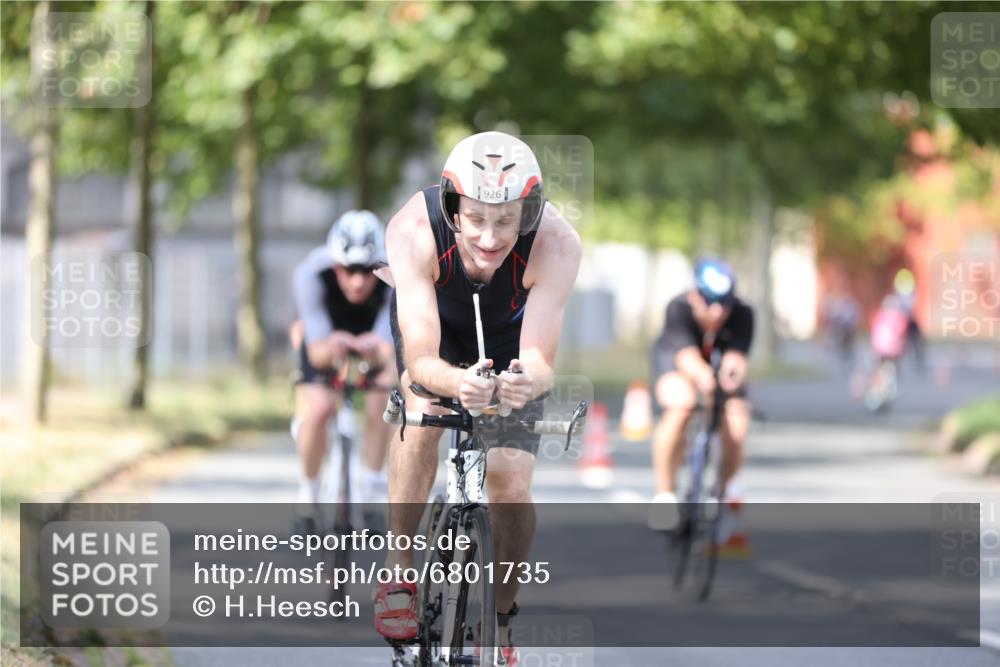 11.08.2024 - GEWOBA Citytriathlon Bremen H.Heesch http://msf.ph/oto/6801735 11.08.2024 12:02:22 Laufen  meine-sportfotos.de