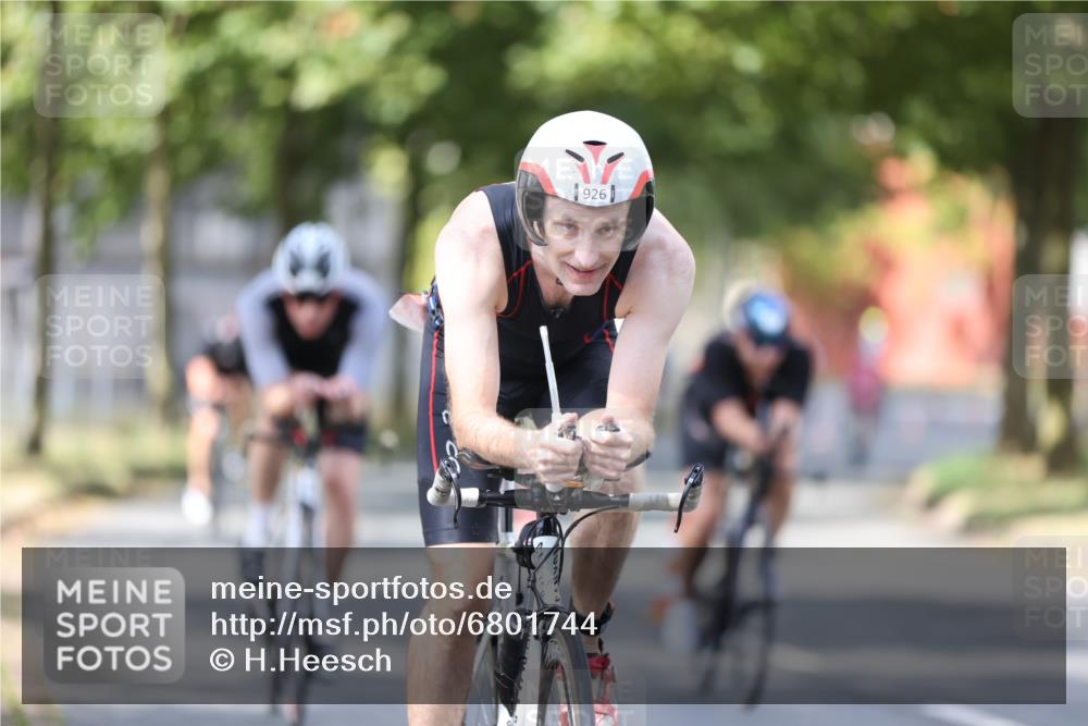 11.08.2024 - GEWOBA Citytriathlon Bremen H.Heesch http://msf.ph/oto/6801744 11.08.2024 12:02:23 Laufen  meine-sportfotos.de