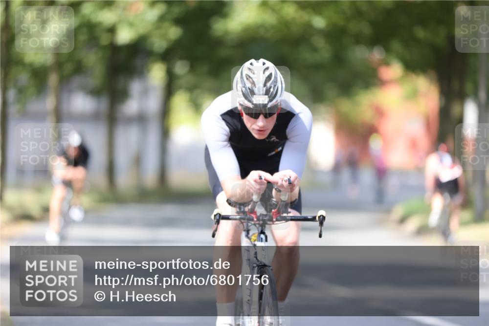 11.08.2024 - GEWOBA Citytriathlon Bremen H.Heesch http://msf.ph/oto/6801756 11.08.2024 12:02:23 Laufen  meine-sportfotos.de