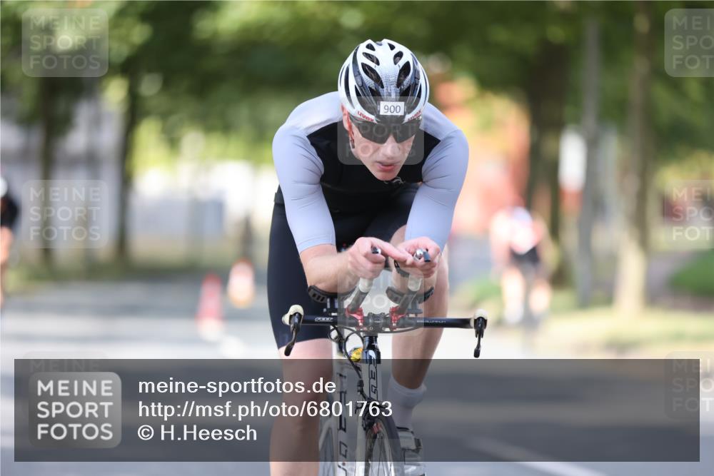 11.08.2024 - GEWOBA Citytriathlon Bremen H.Heesch http://msf.ph/oto/6801763 11.08.2024 12:02:23 Laufen  meine-sportfotos.de