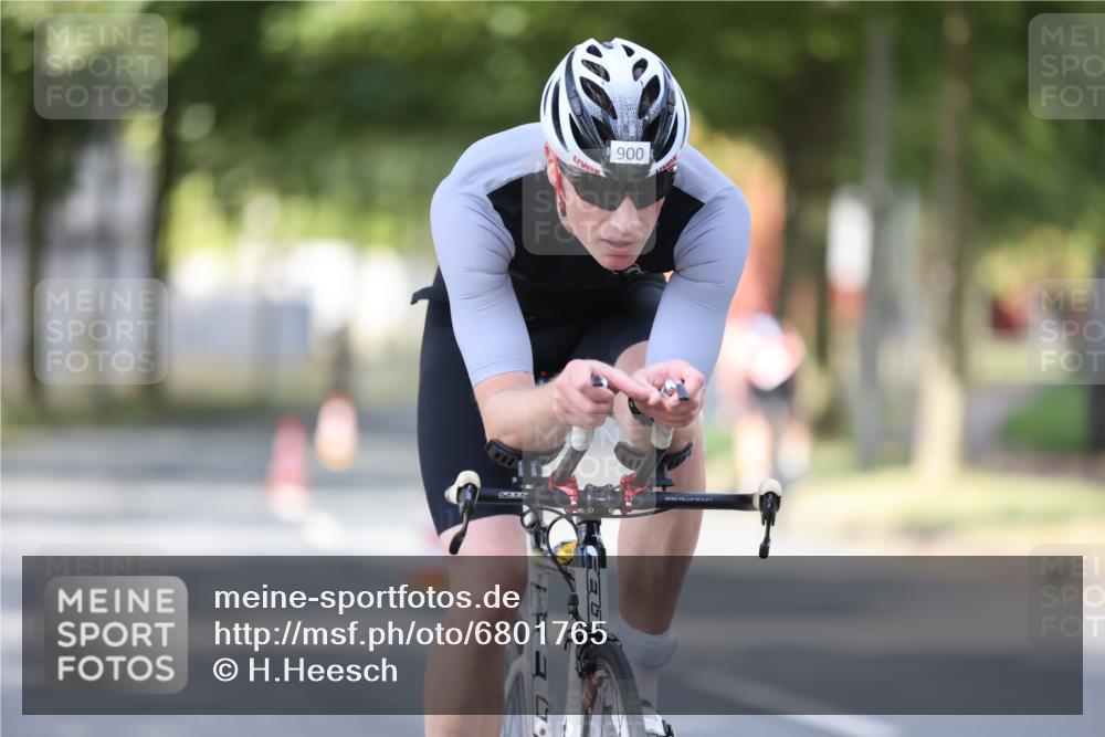 11.08.2024 - GEWOBA Citytriathlon Bremen H.Heesch http://msf.ph/oto/6801765 11.08.2024 12:02:24 Laufen  meine-sportfotos.de