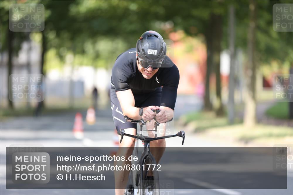 11.08.2024 - GEWOBA Citytriathlon Bremen H.Heesch http://msf.ph/oto/6801772 11.08.2024 12:02:26 Laufen  meine-sportfotos.de