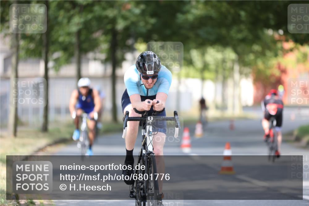 11.08.2024 - GEWOBA Citytriathlon Bremen H.Heesch http://msf.ph/oto/6801776 11.08.2024 12:02:31 Laufen  meine-sportfotos.de