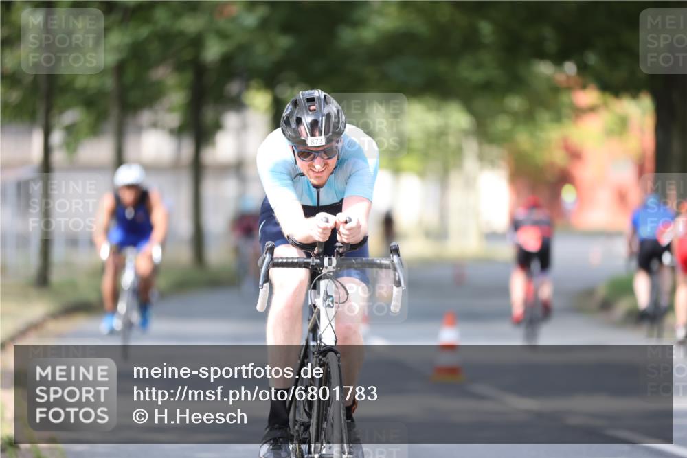11.08.2024 - GEWOBA Citytriathlon Bremen H.Heesch http://msf.ph/oto/6801783 11.08.2024 12:02:31 Laufen  meine-sportfotos.de