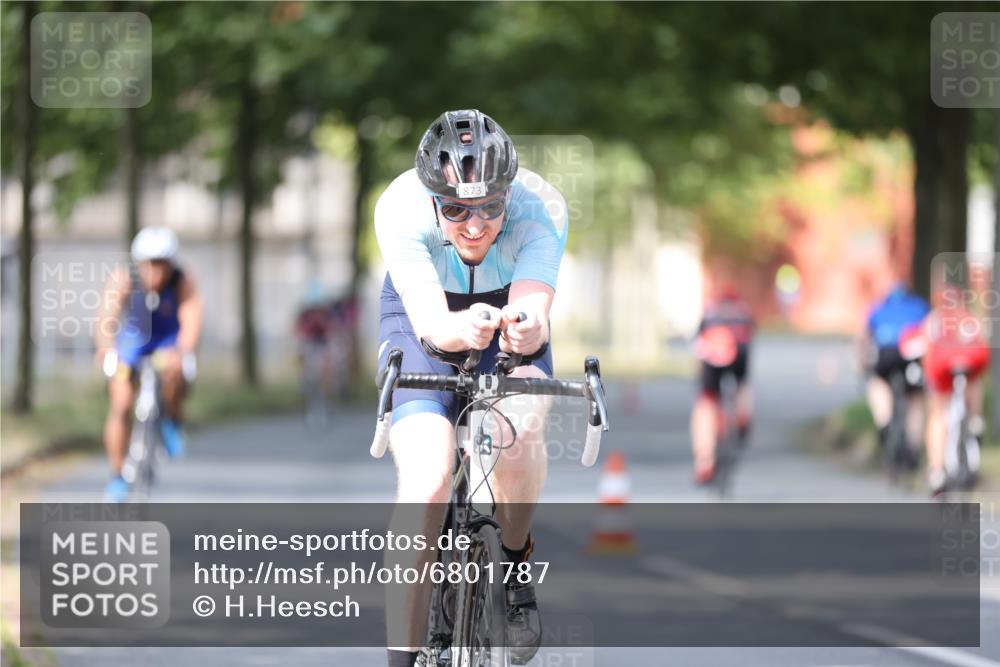 11.08.2024 - GEWOBA Citytriathlon Bremen H.Heesch http://msf.ph/oto/6801787 11.08.2024 12:02:31 Laufen  meine-sportfotos.de