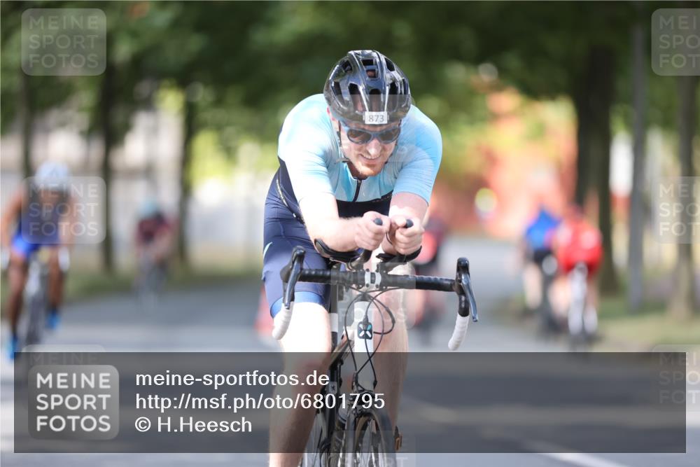 11.08.2024 - GEWOBA Citytriathlon Bremen H.Heesch http://msf.ph/oto/6801795 11.08.2024 12:02:32 Laufen  meine-sportfotos.de