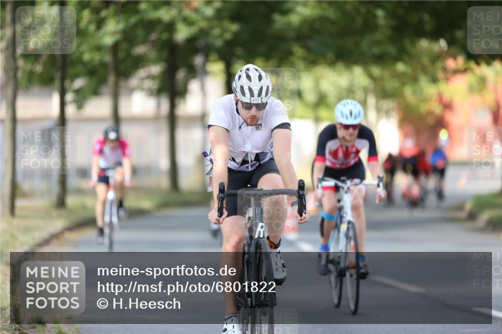 11.08.2024 - GEWOBA Citytriathlon Bremen H.Heesch http://msf.ph/oto/6801822 11.08.2024 12:02:35 Laufen  meine-sportfotos.de