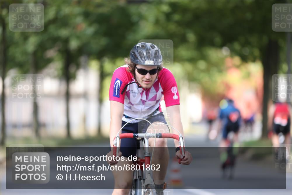 11.08.2024 - GEWOBA Citytriathlon Bremen H.Heesch http://msf.ph/oto/6801862 11.08.2024 12:02:37 Laufen  meine-sportfotos.de
