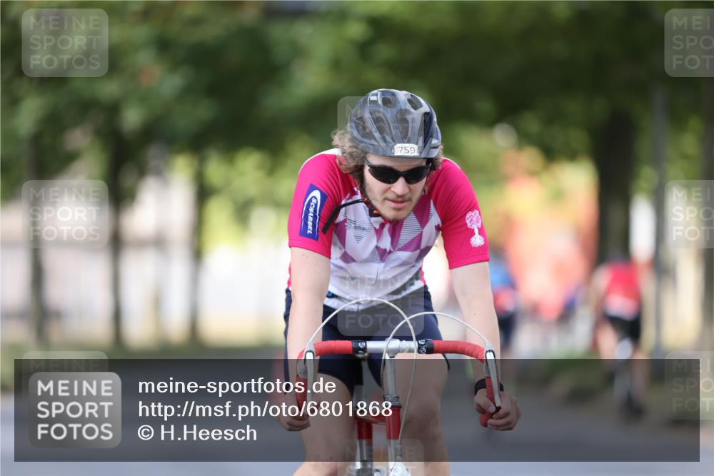 11.08.2024 - GEWOBA Citytriathlon Bremen H.Heesch http://msf.ph/oto/6801868 11.08.2024 12:02:38 Laufen  meine-sportfotos.de