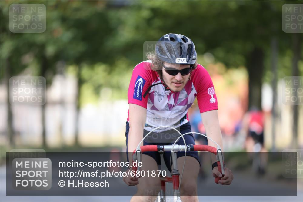 11.08.2024 - GEWOBA Citytriathlon Bremen H.Heesch http://msf.ph/oto/6801870 11.08.2024 12:02:38 Laufen  meine-sportfotos.de