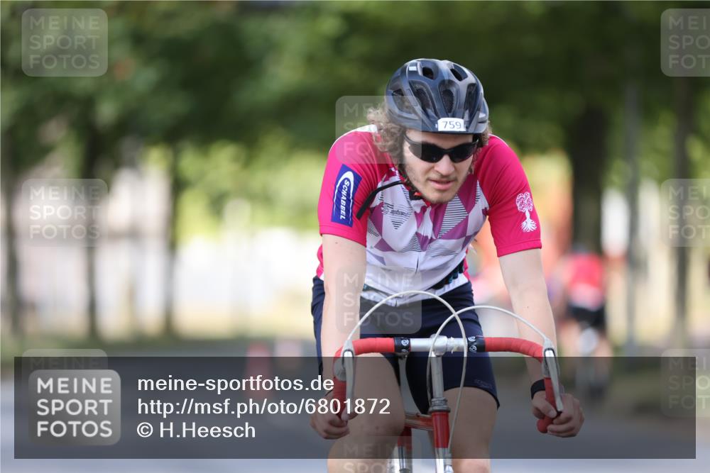 11.08.2024 - GEWOBA Citytriathlon Bremen H.Heesch http://msf.ph/oto/6801872 11.08.2024 12:02:38 Laufen  meine-sportfotos.de