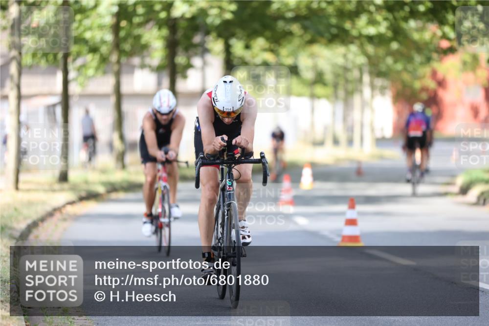11.08.2024 - GEWOBA Citytriathlon Bremen H.Heesch http://msf.ph/oto/6801880 11.08.2024 12:02:48 Laufen  meine-sportfotos.de
