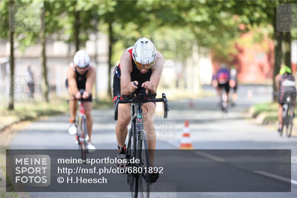 11.08.2024 - GEWOBA Citytriathlon Bremen H.Heesch http://msf.ph/oto/6801892 11.08.2024 12:02:49 Laufen  meine-sportfotos.de