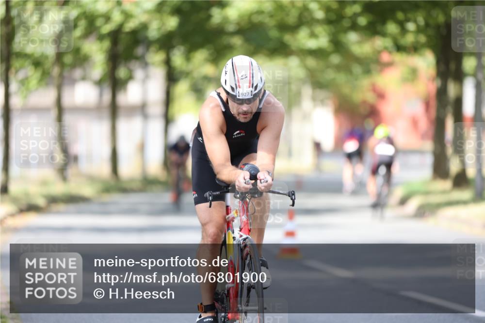 11.08.2024 - GEWOBA Citytriathlon Bremen H.Heesch http://msf.ph/oto/6801900 11.08.2024 12:02:50 Laufen  meine-sportfotos.de