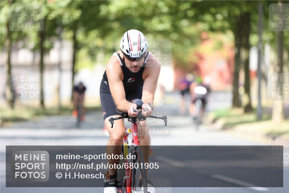 11.08.2024 - GEWOBA Citytriathlon Bremen H.Heesch http://msf.ph/oto/6801905 11.08.2024 12:02:50 Laufen  meine-sportfotos.de